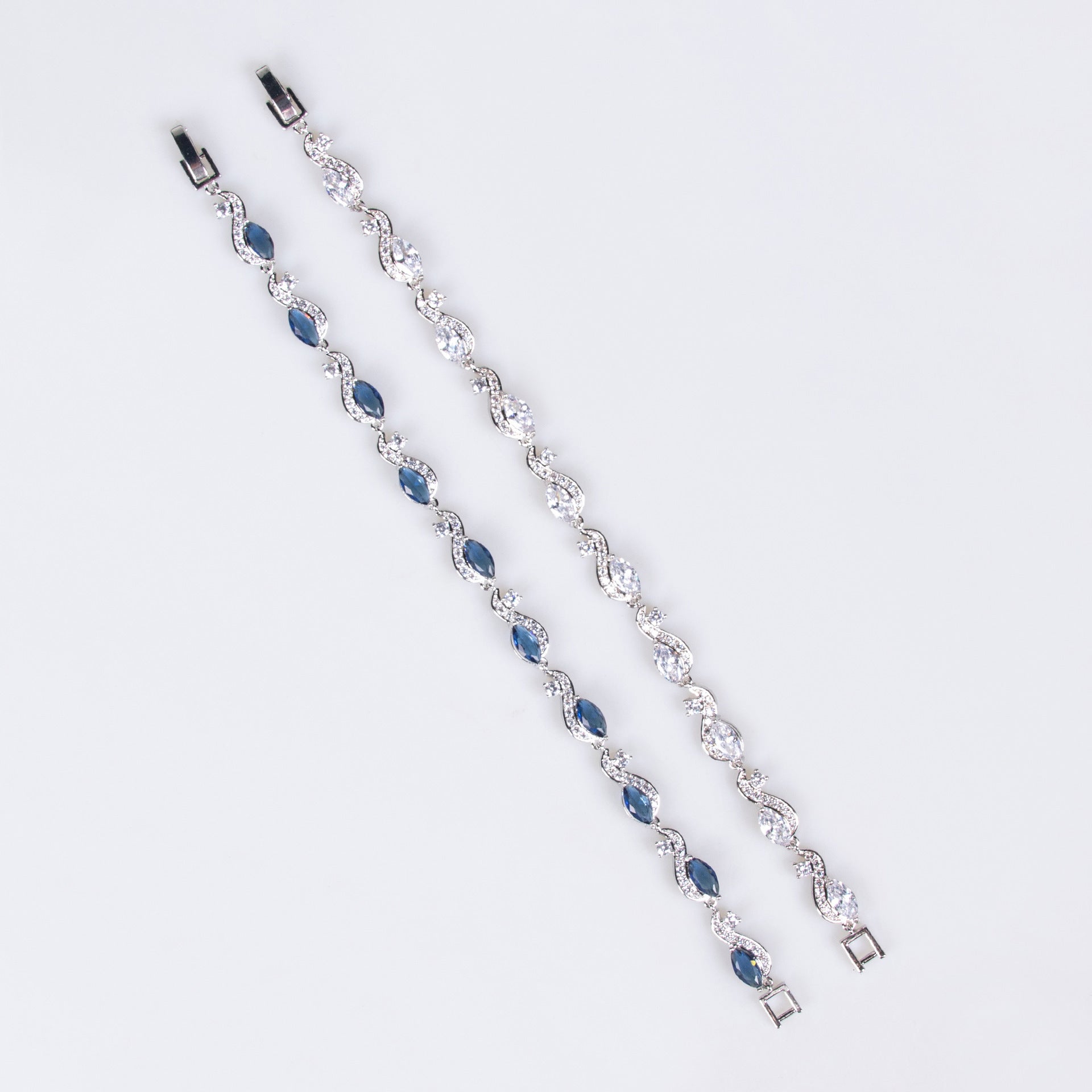 Pulseira Fina de Zircónia de Alto Padrão | Design Super Niche e Luxuoso